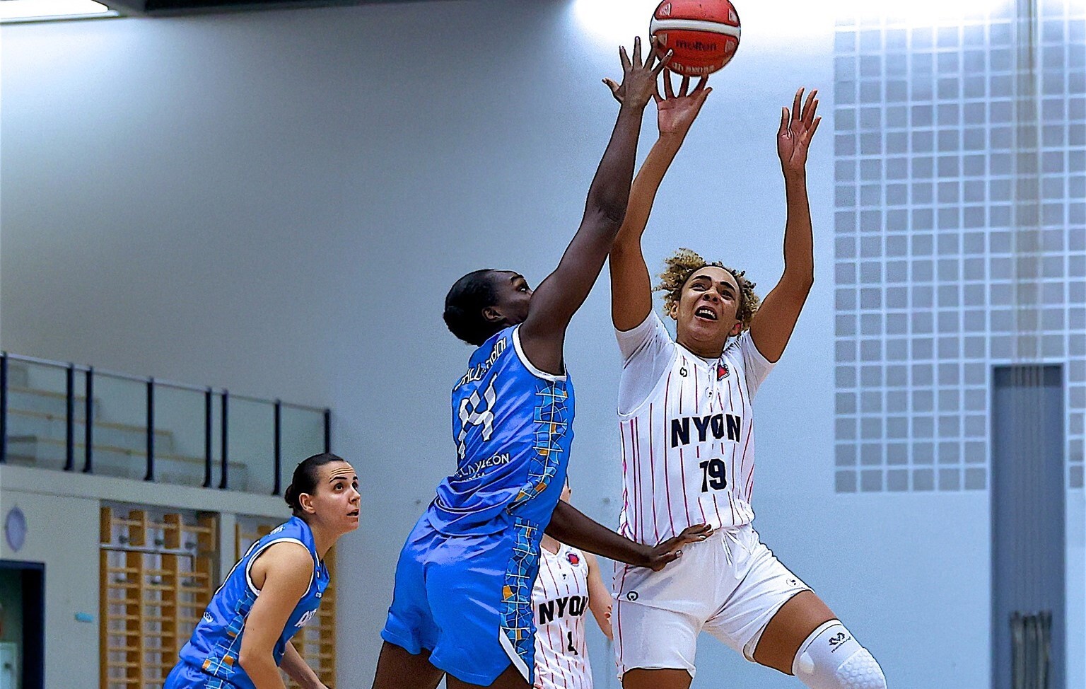 Українки за кордоном: Уро-Ніле зіграла 35 хвилин за Ньон у Швейцарії, вдала гра Тихої в Італії